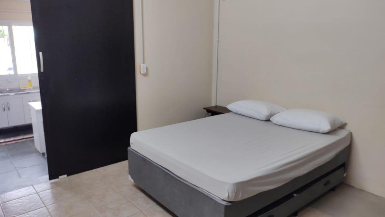Kitnet Confortavel Villa Ubatuba Bagian luar foto